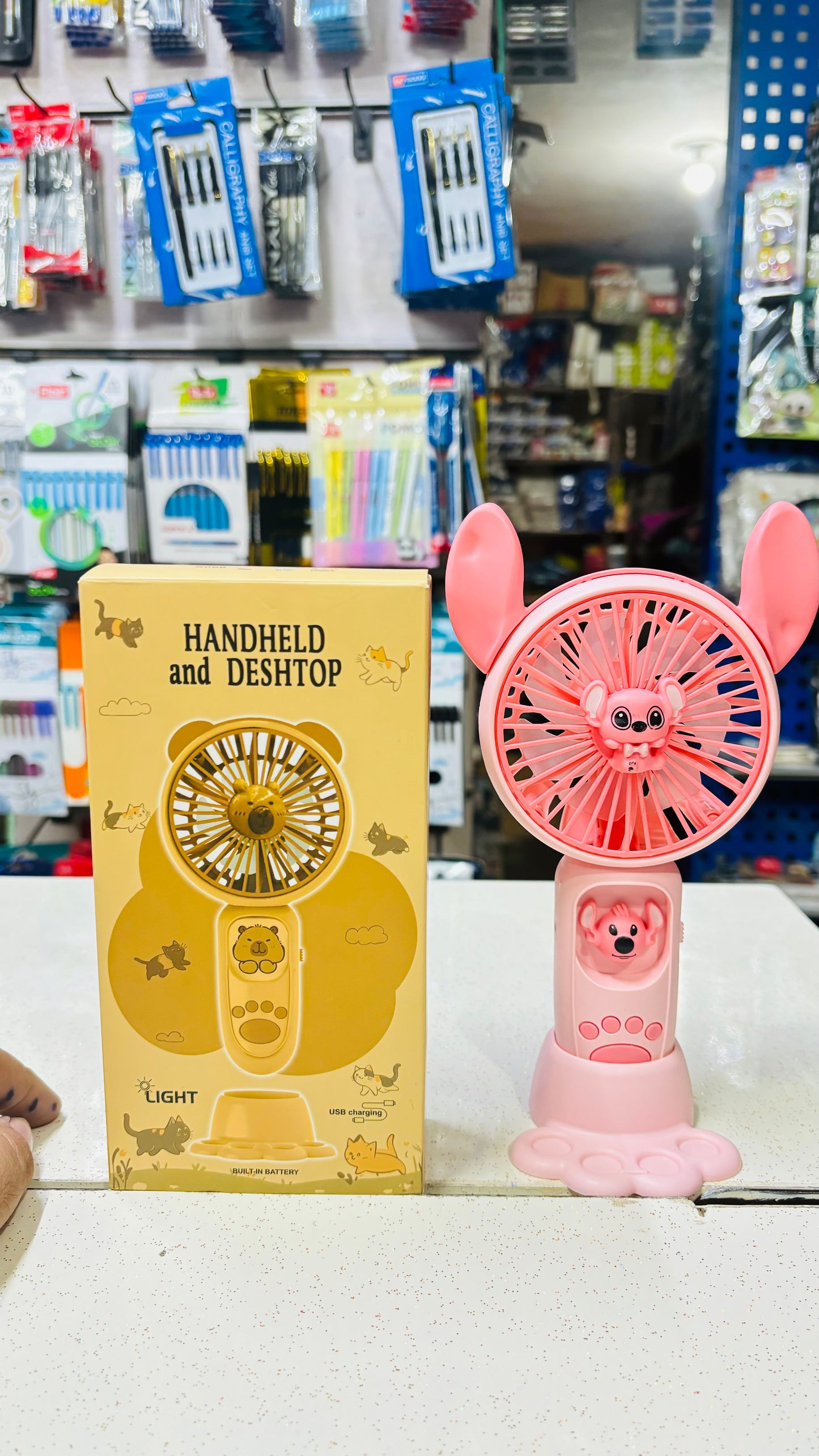 Handheld And deshtop Fan With centre light